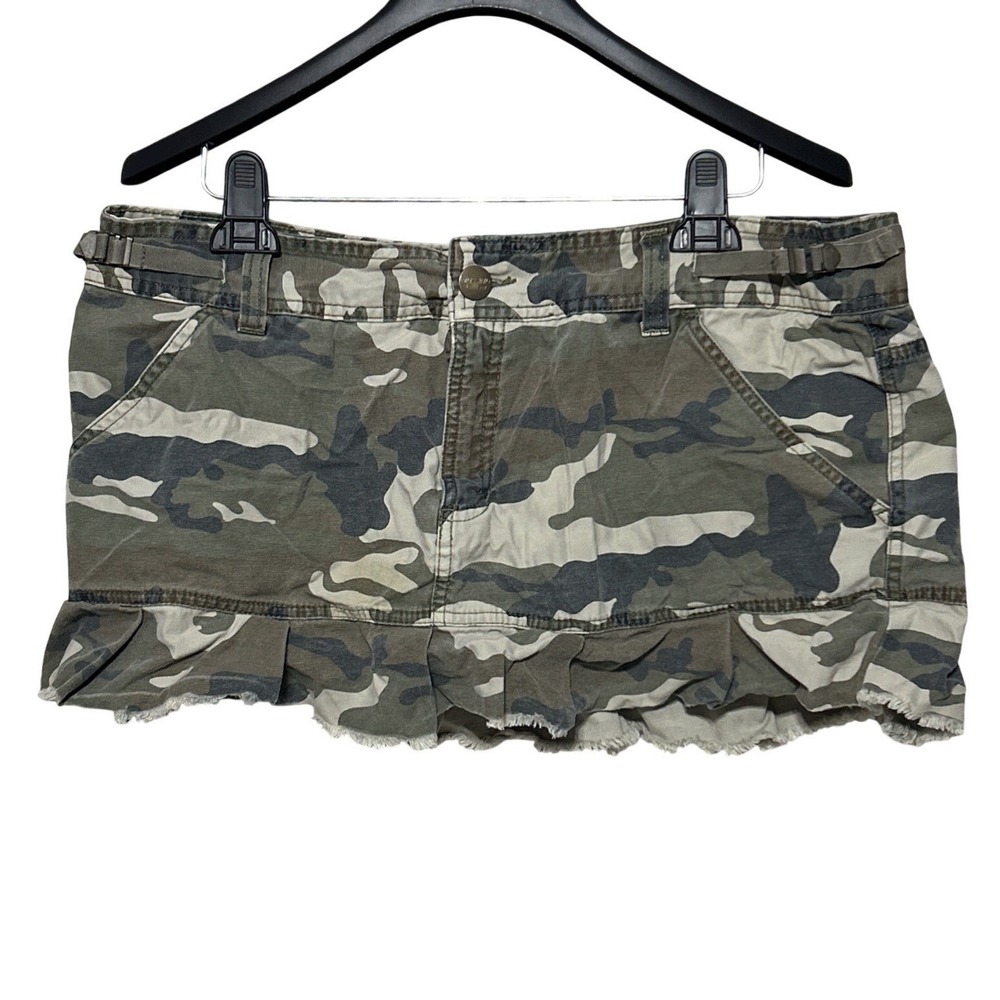 Camo Y2K Micro Mini Skirt Short Ruffles Raw Edge Low Rise Grunge Boxy Edgy Sz 17